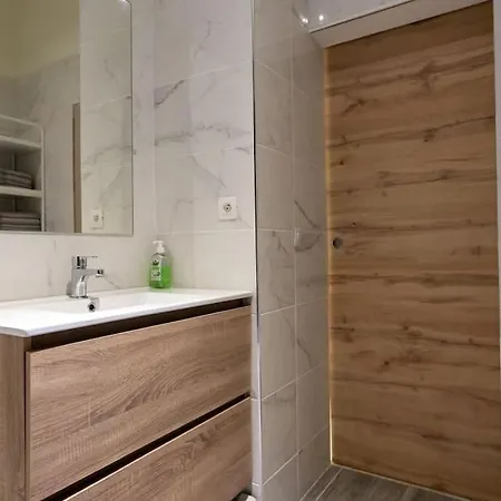  Guestready - Seaside Splendor In Juan Les Pins *